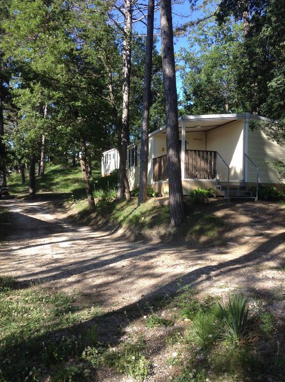 Hotel Camping Pineta Urbino Exterior foto